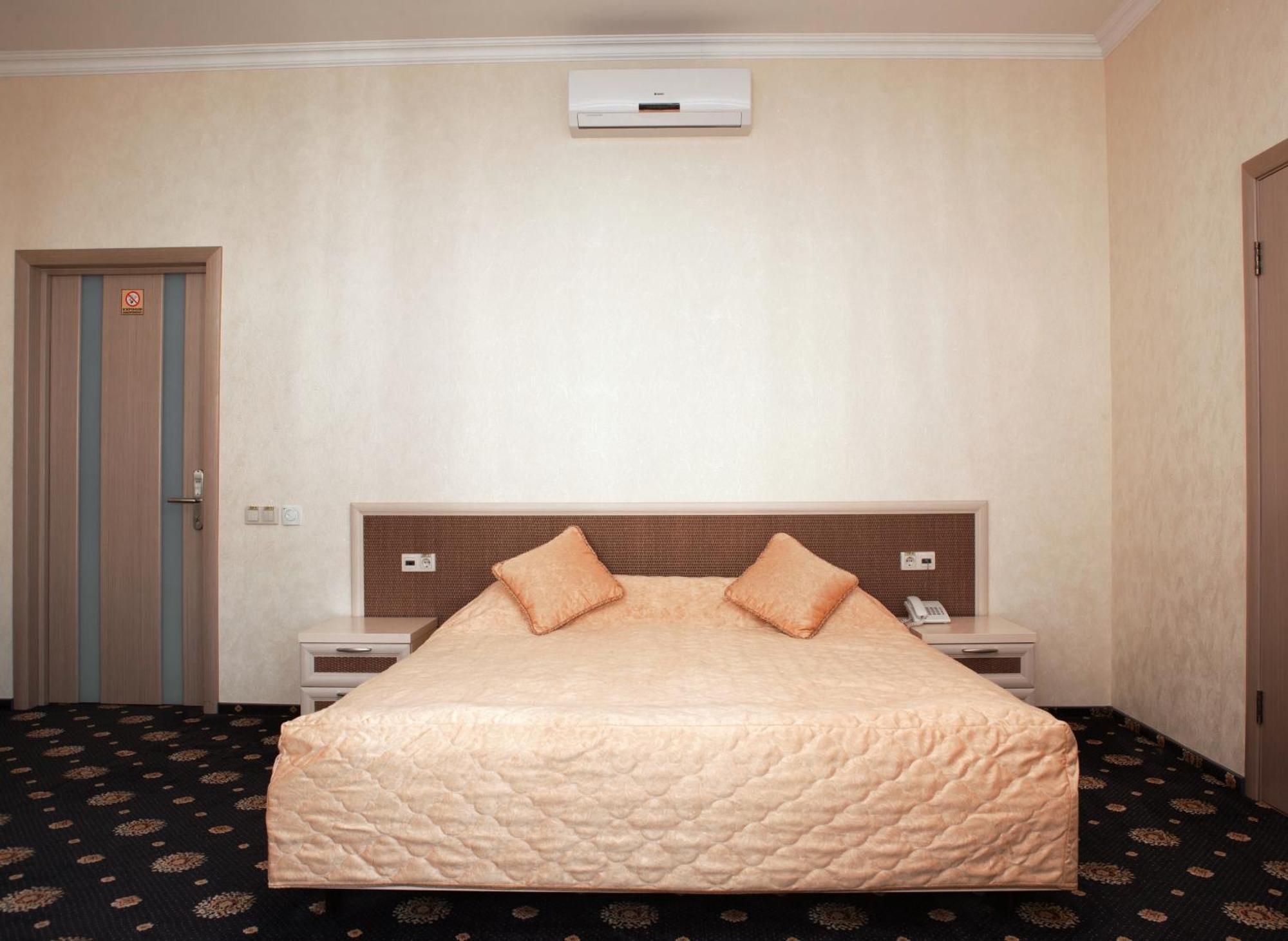 Gonchar Hotel Κίεβο Δωμάτιο φωτογραφία